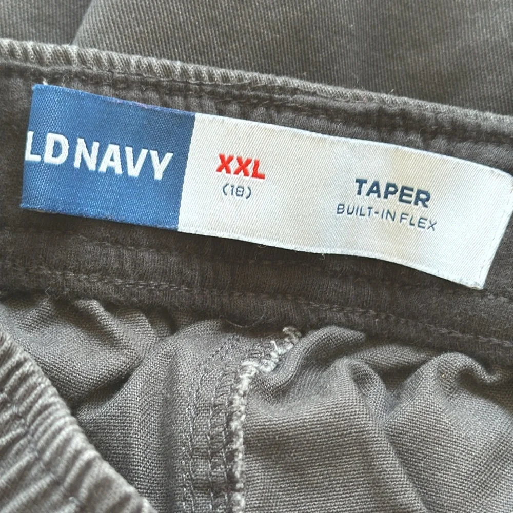 Old Navy boy’s dark gray taper built-in flex cotton chino pants size XXL